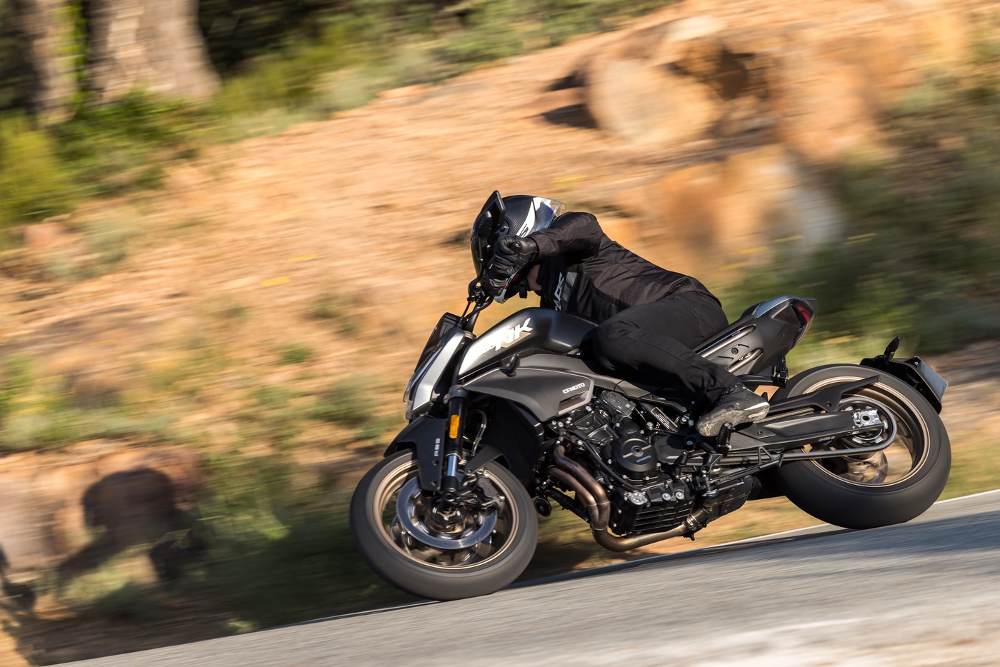 картинка CFMOTO 800NK Продвинутый (800NK Advanced) 