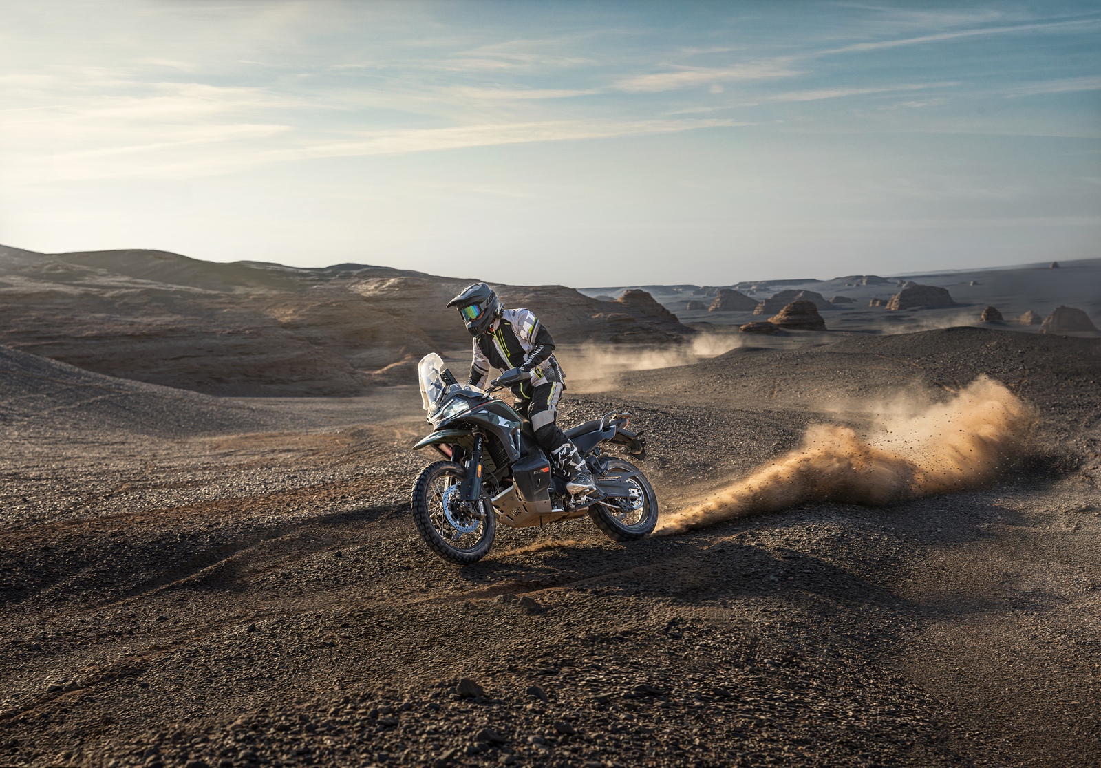 картинка CFMOTO 1000MT-X Спорт (1000MT-X Sport) 