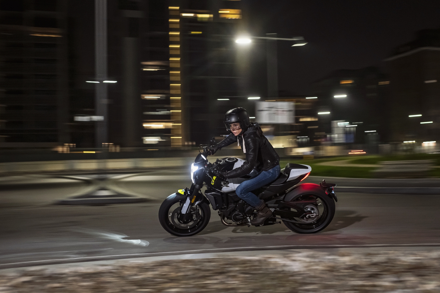 картинка CFMOTO 700CL-X Sport 