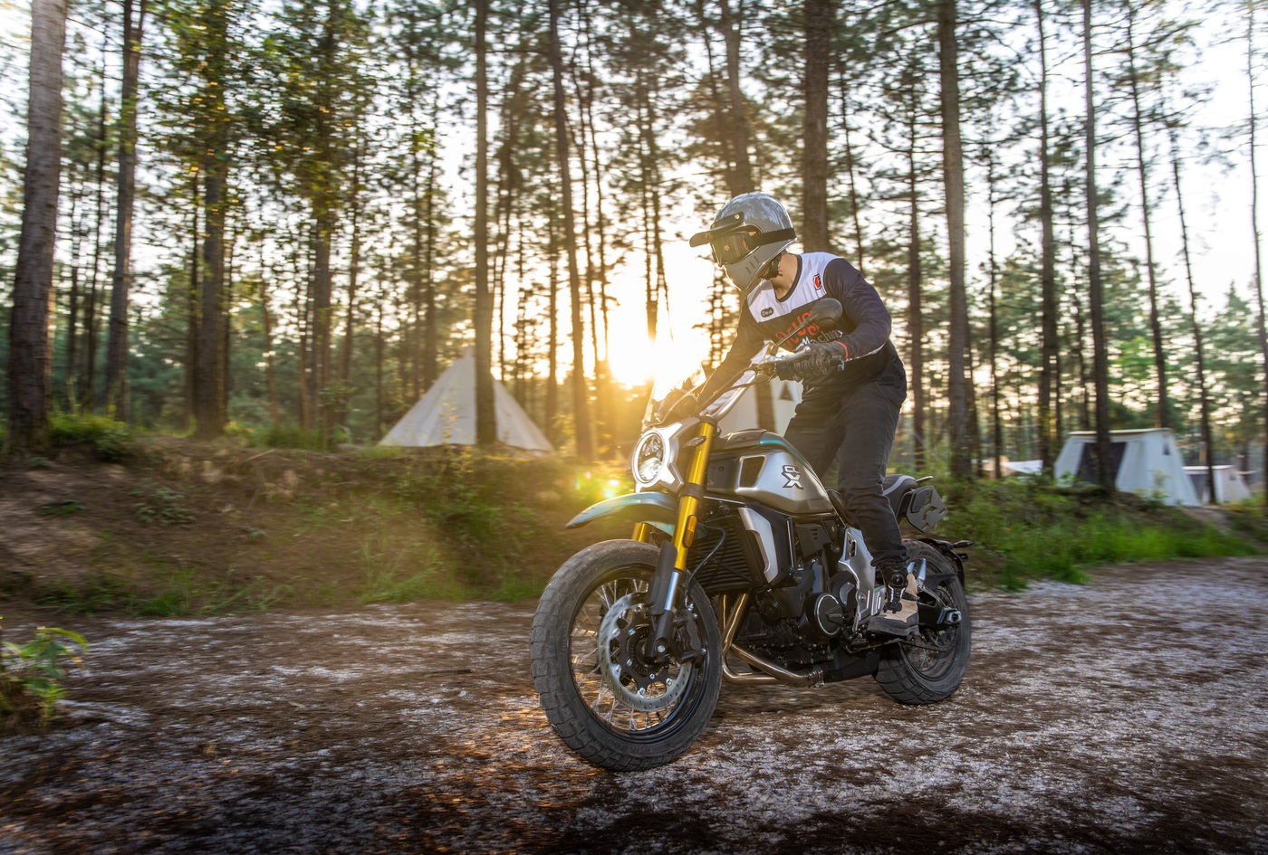 картинка CFMOTO 700CL-X Путешественник (700CL-X Adventure) 