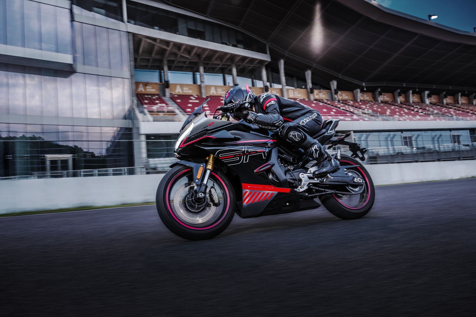 картинка CFMOTO 450 SR 