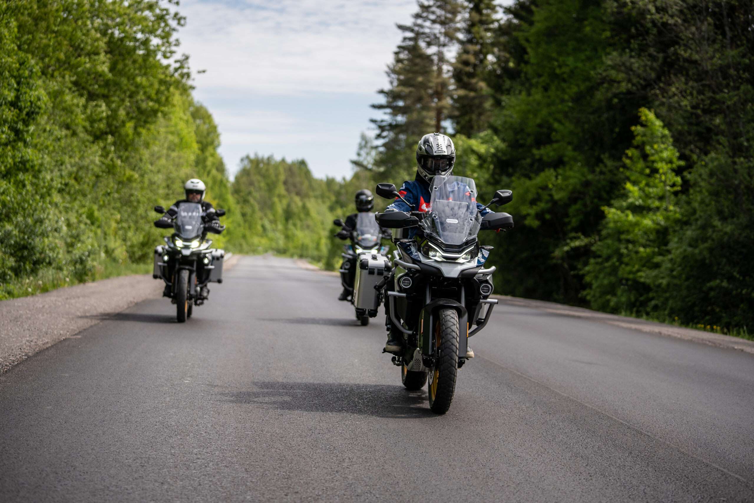 картинка CFMOTO 800MT Исследователь (800MT Explore) 
