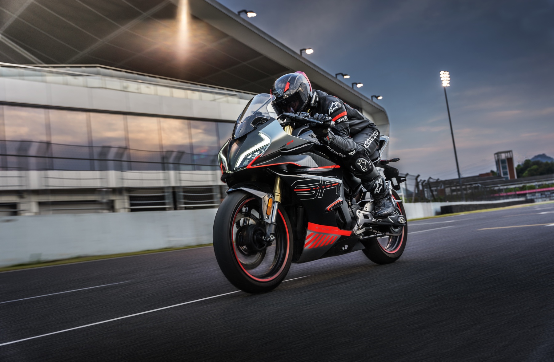 картинка CFMOTO 450 SR 