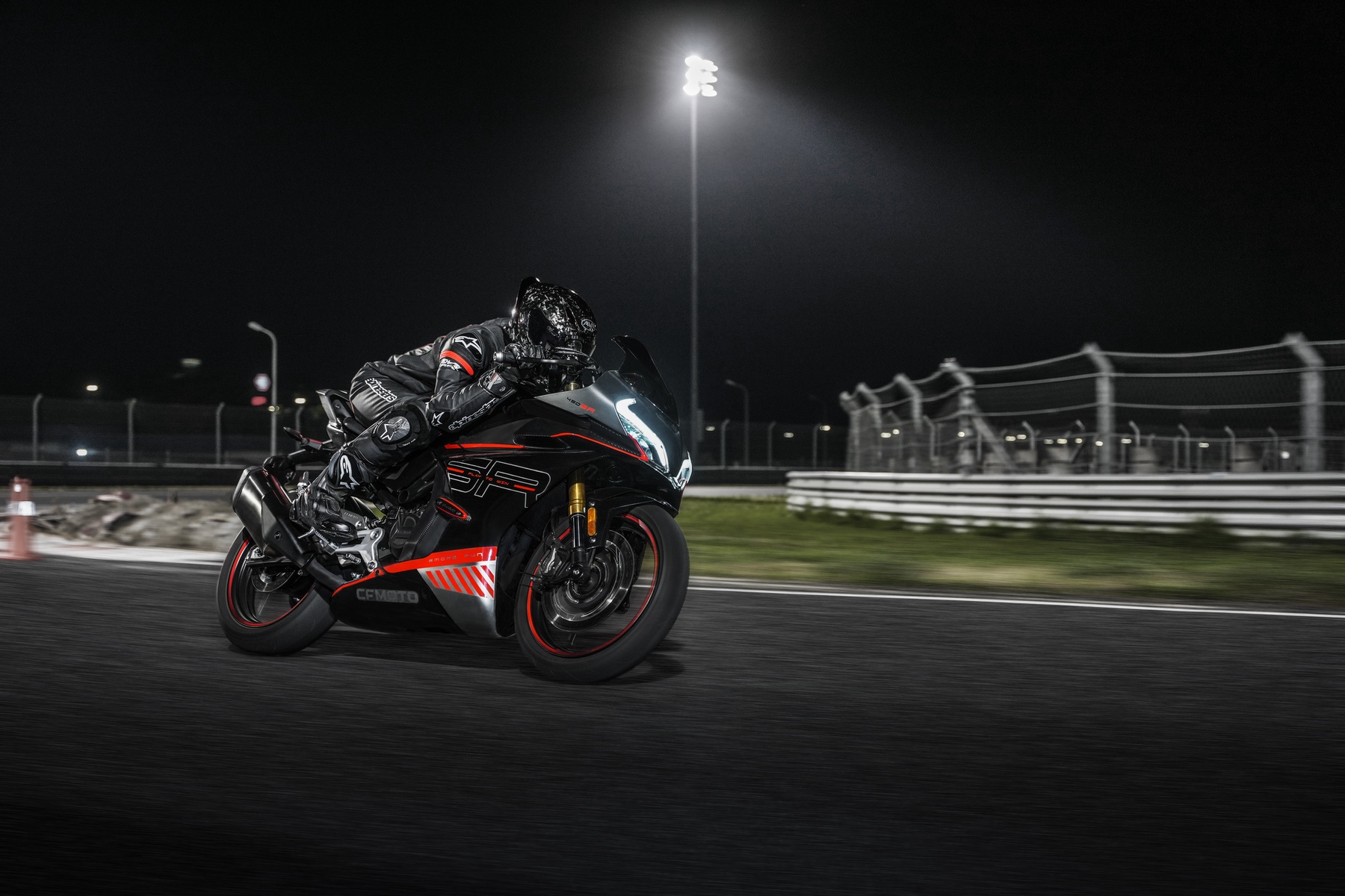 картинка CFMOTO 450 SR 