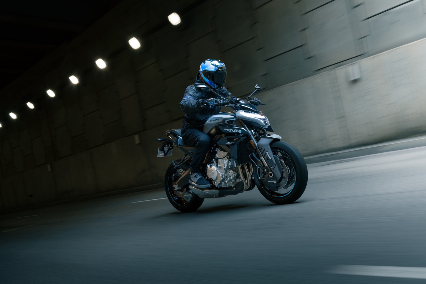 картинка CFMOTO 675NK 