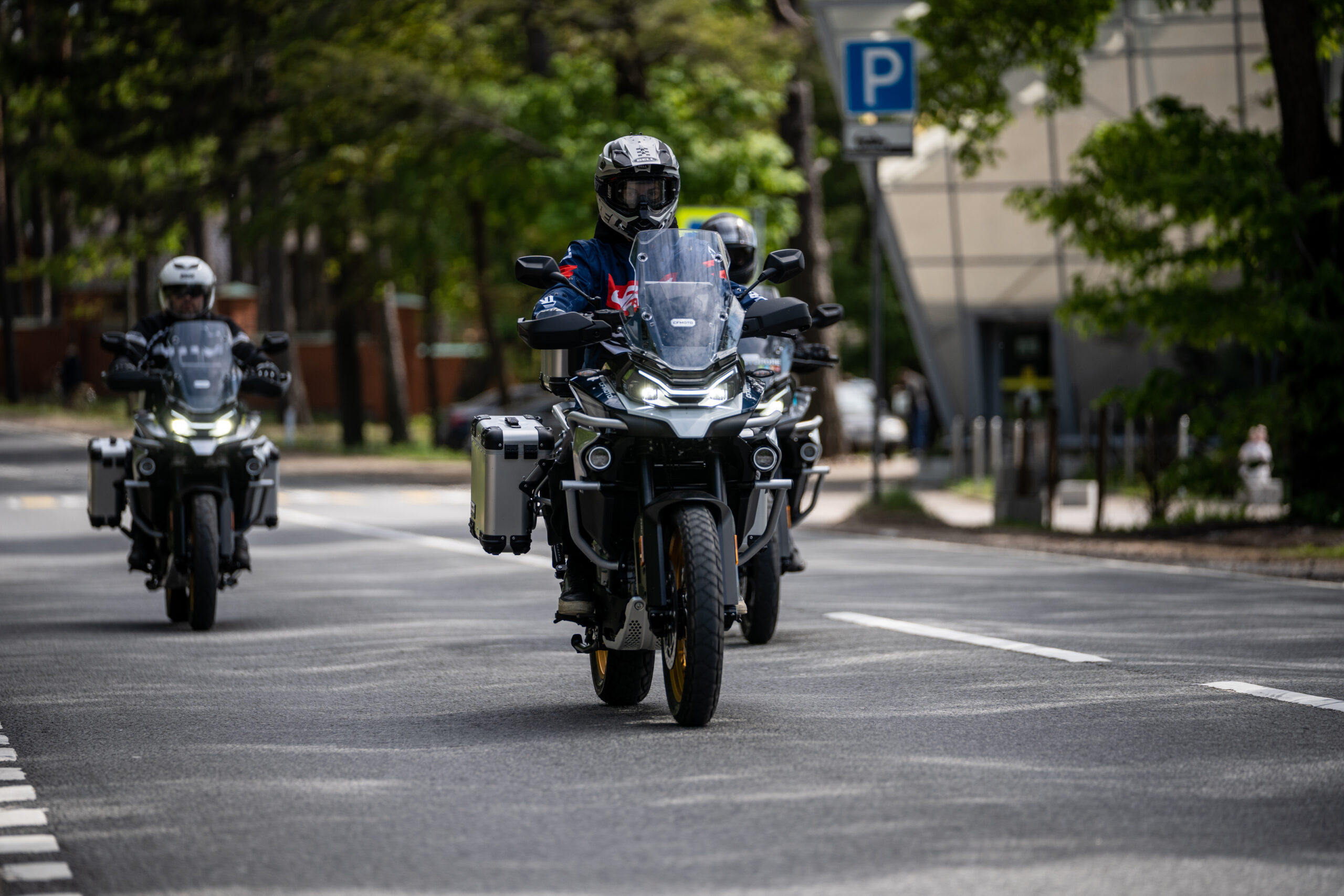 картинка CFMOTO 800MT Исследователь (800MT Explore) 