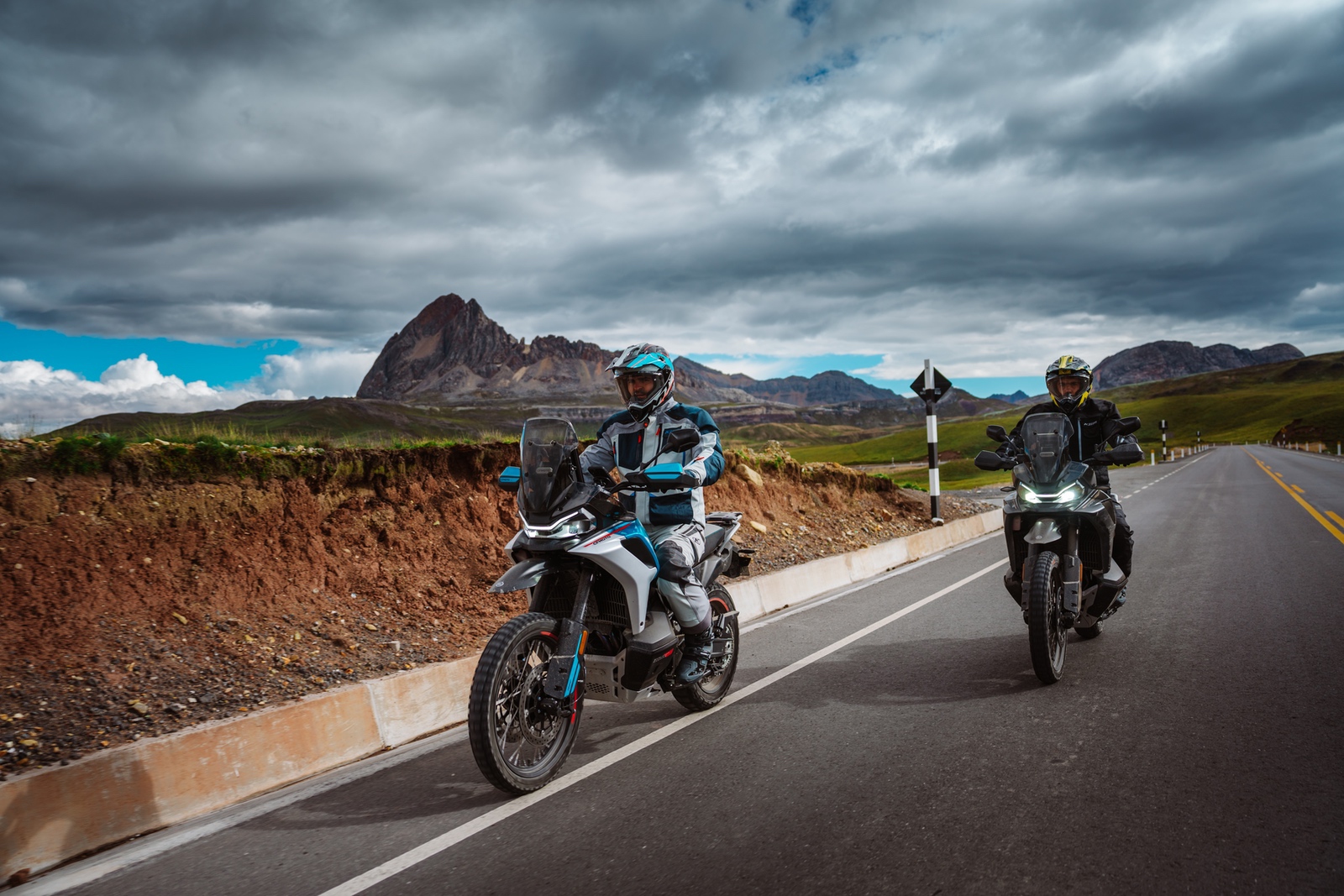 картинка CFMOTO 800MT-X Спорт (800MT-X Sport) 