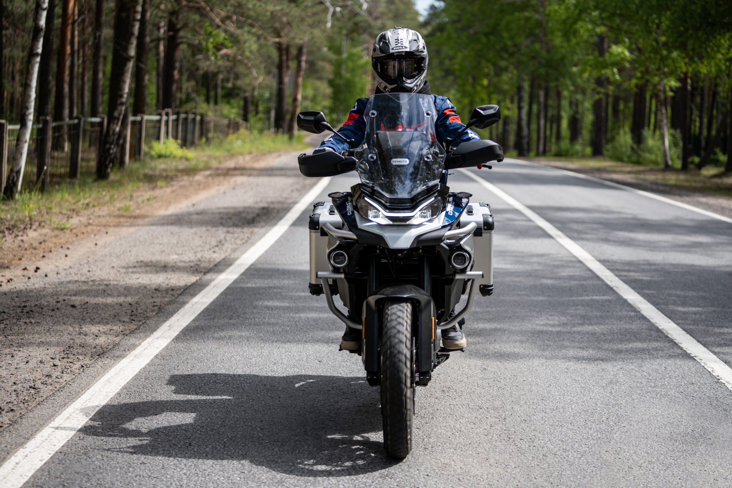 картинка CFMOTO 800MT Исследователь (800MT Explore) 