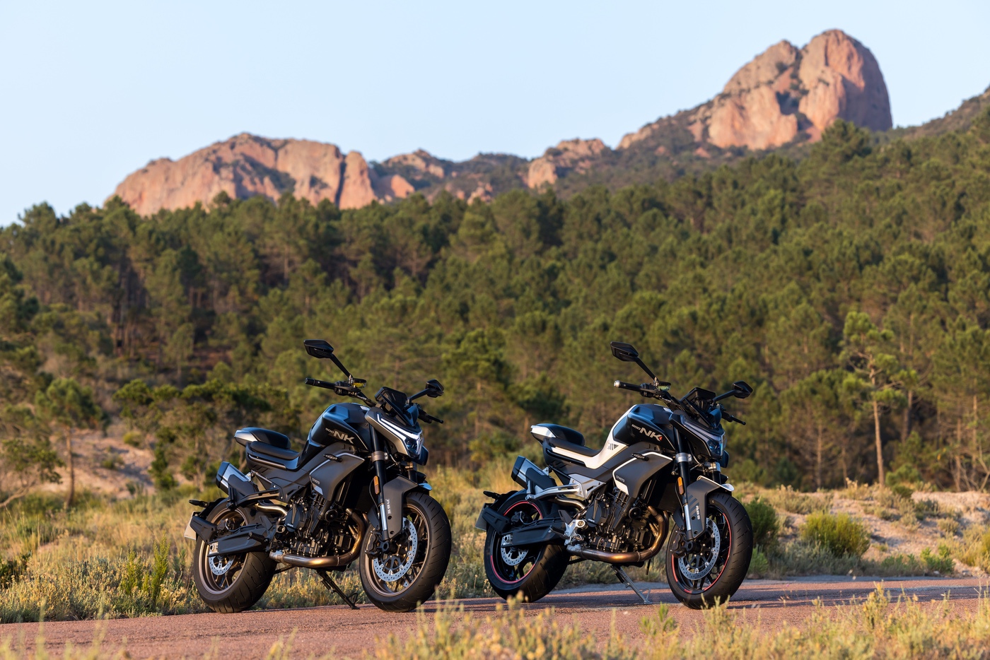 картинка CFMOTO 800NK Продвинутый (800NK Advanced) 
