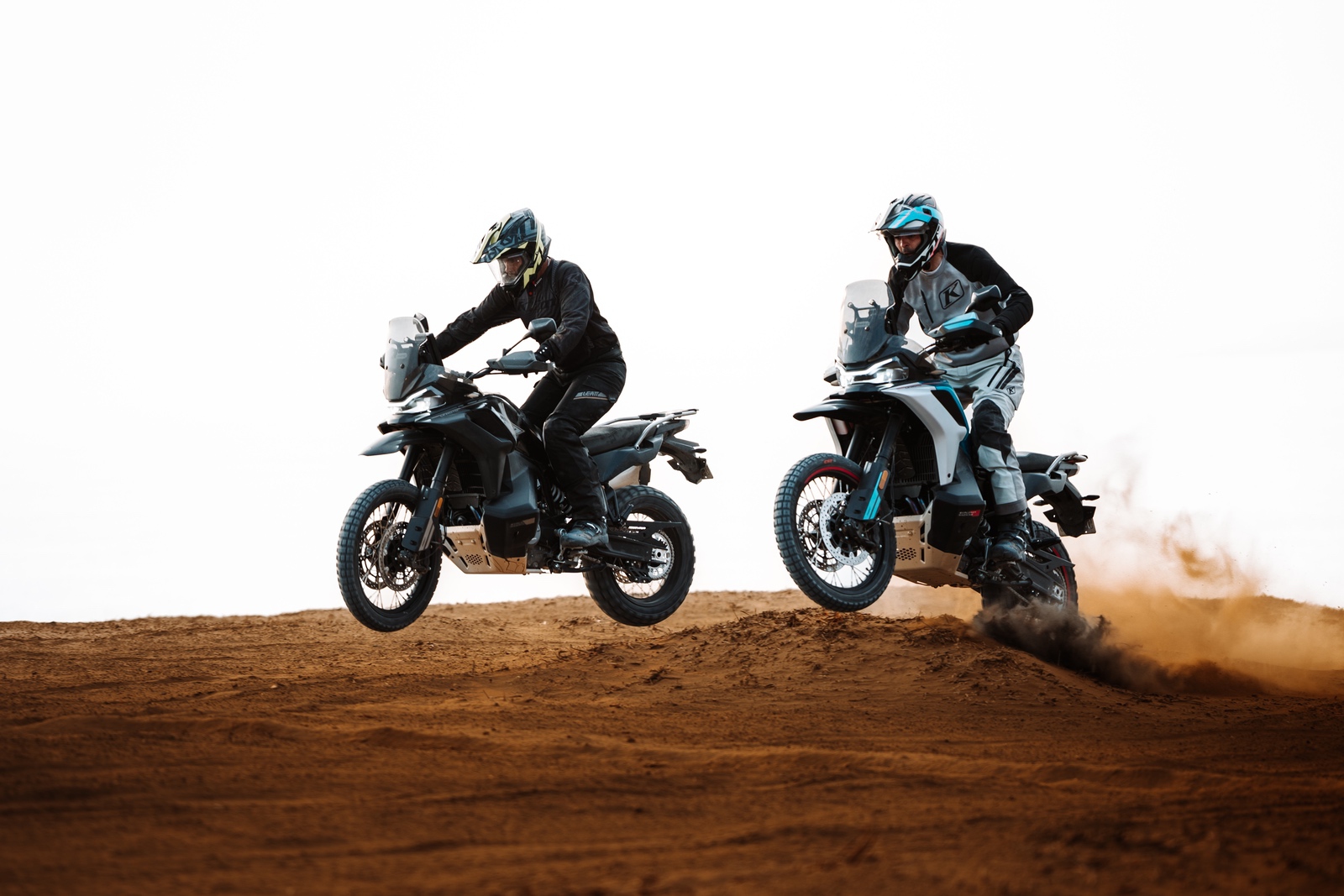 картинка CFMOTO 800MT-X Спорт (800MT-X Sport) 