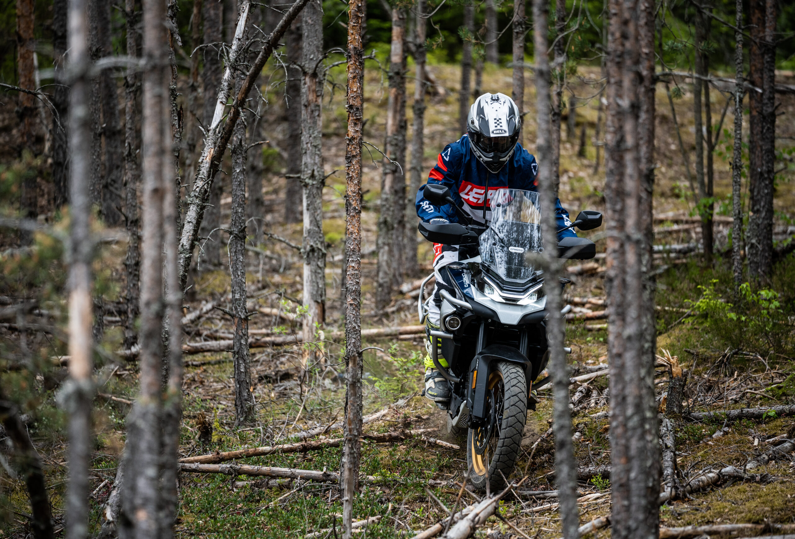 картинка CFMOTO 800MT Исследователь (800MT Explore) 