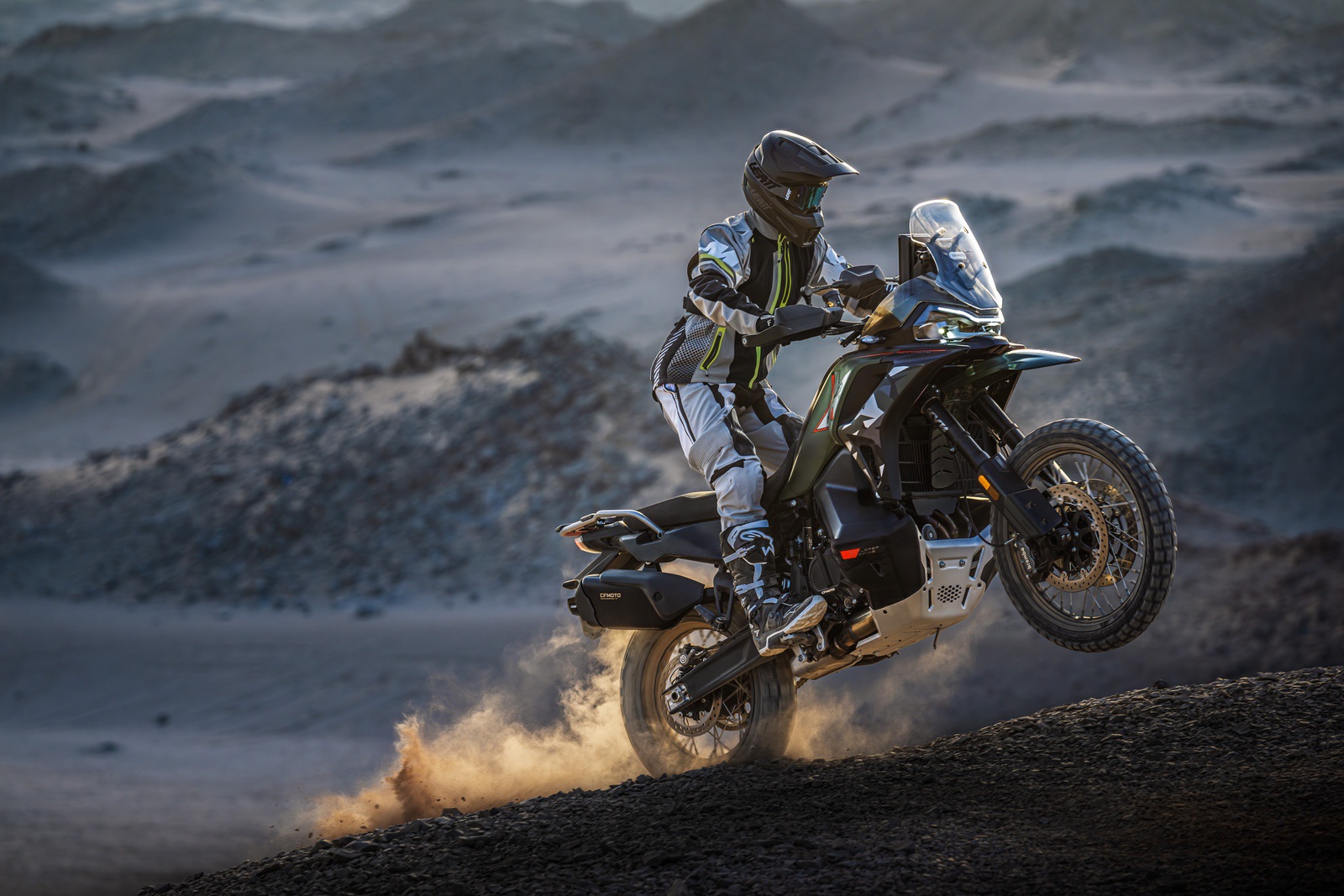 картинка CFMOTO 1000MT-X Спорт (1000MT-X Sport) 
