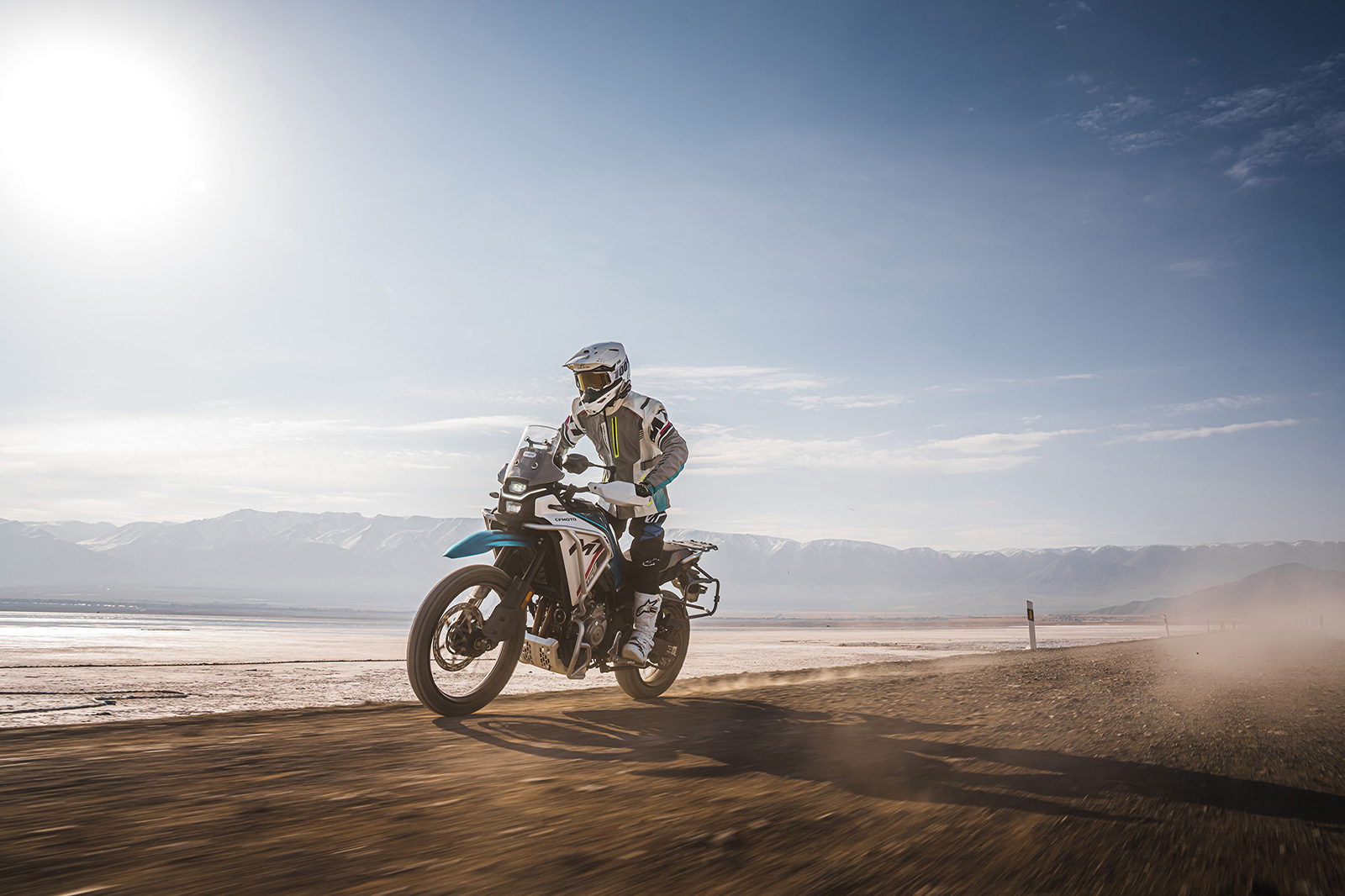 картинка CFMOTO 450MT Турист (450MT Touring) 