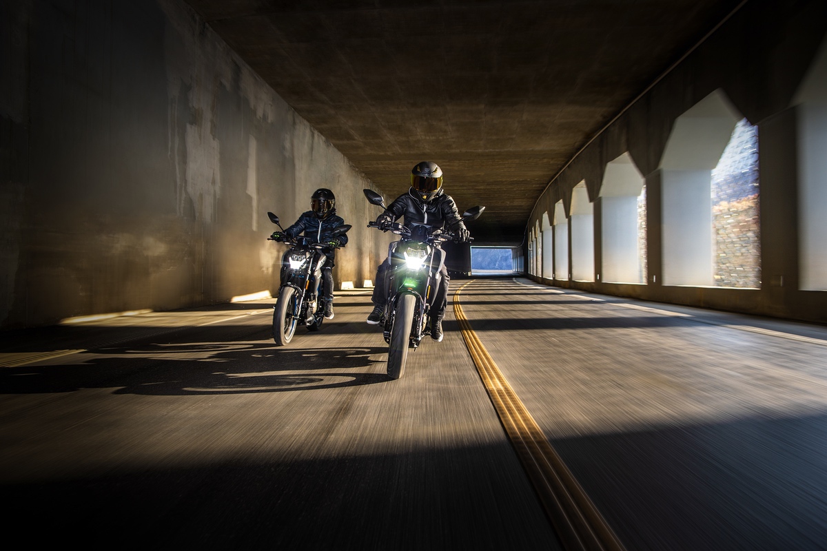 картинка CFMOTO 250 NK ABS 